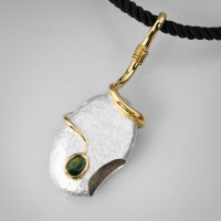Кулон из серебра с сапфиром Кулон из серебра с сапфиром