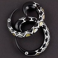 Серьга-обманка из рога