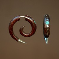 Серьга обманка из палисандра с бирюзой