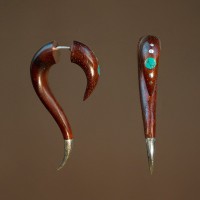 Серьга обманка из палисандра с бирюзой