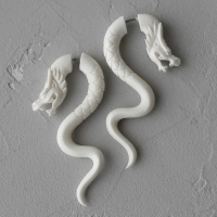 Серьга обманка из кости