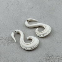 Серьги-обманки из кости