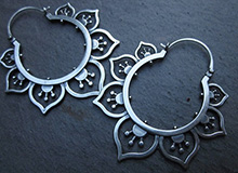 Кольцо из морской ракушки