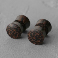 Плаг обманка из дерева